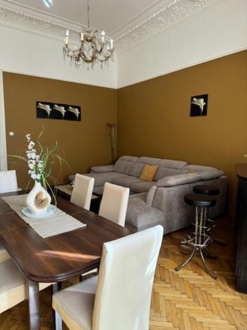 Izabella Home Budapest Esterno foto