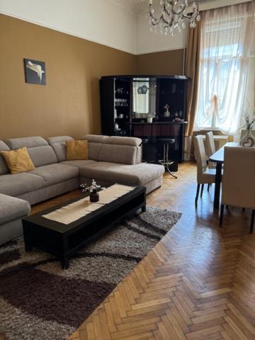 Izabella Home Budapest Esterno foto