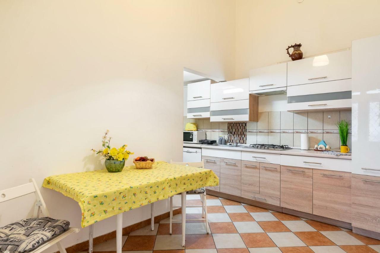 Izabella Home Budapest Esterno foto