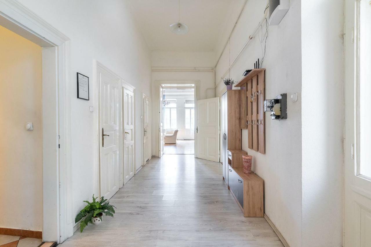 Izabella Home Budapest Esterno foto