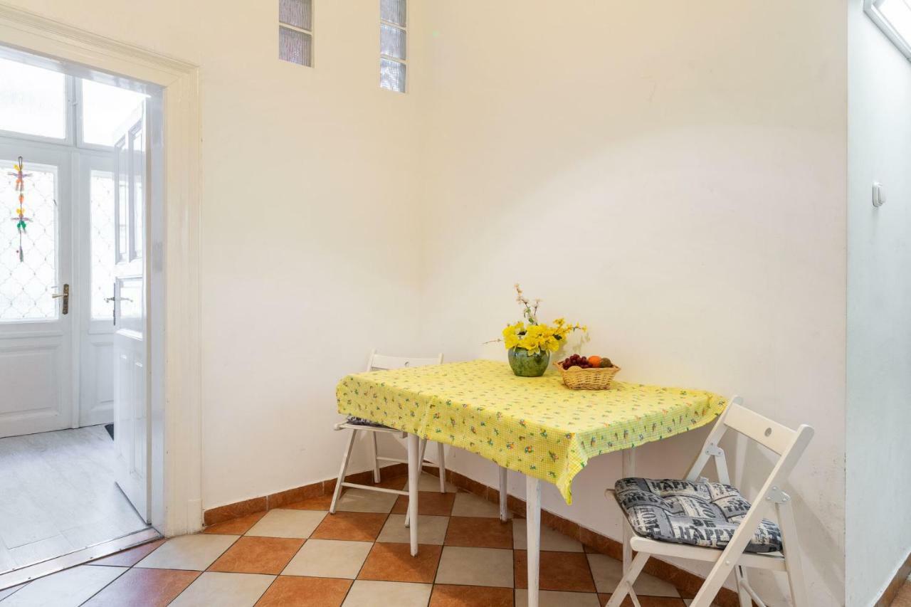 Izabella Home Budapest Esterno foto