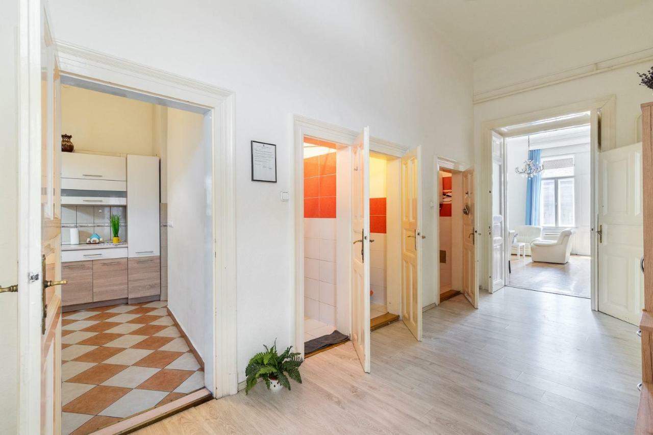 Izabella Home Budapest Esterno foto